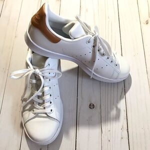 Adidas Stan Smith white tan SZ 6 Athletic Tennis Shoes Sneakers lace up leather